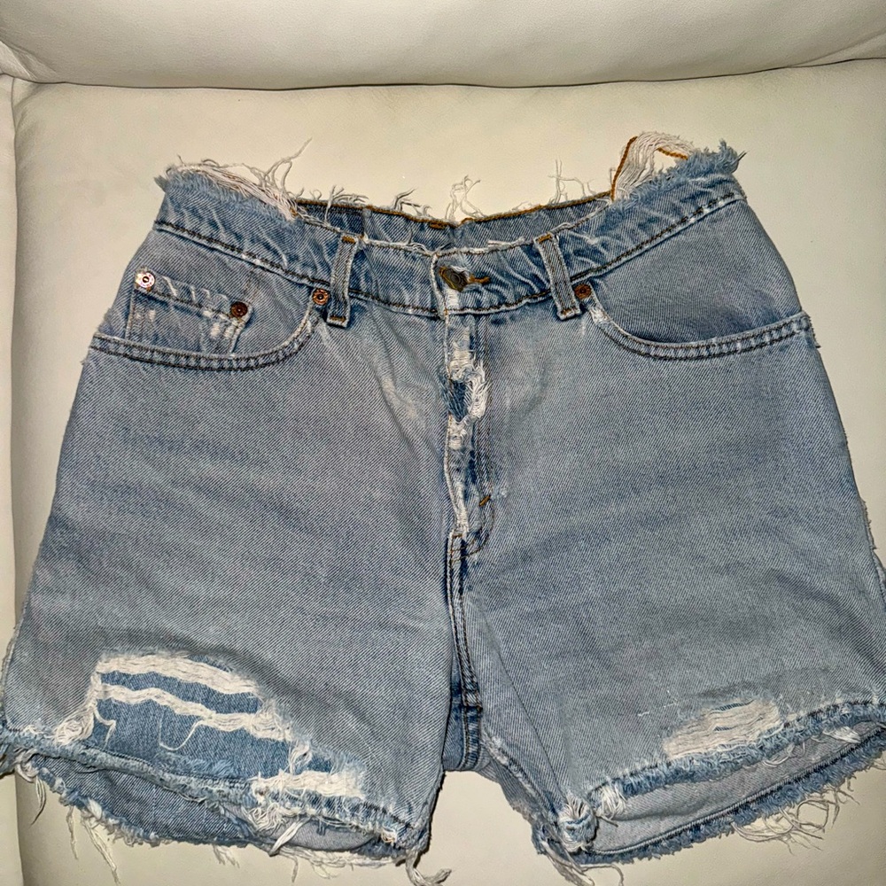 Levi distressed shorts